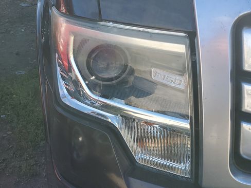 Used 2013 Ford F150 Platinum image 2