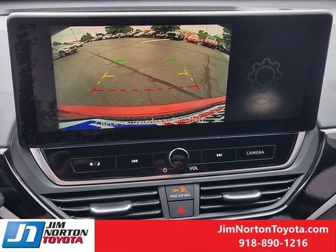 Used 2024 Nissan Altima 2.5 SR w/ SR Premium Package FWD image 19