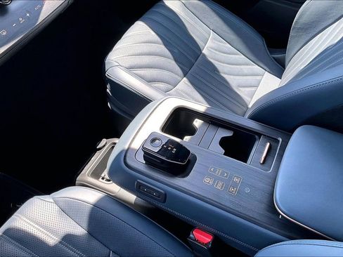 Used 2023 Nissan Ariya image 18