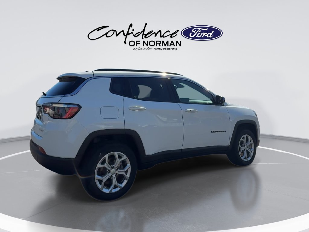 Used 2024 Jeep Compass Latitude AWD/4WD image 10