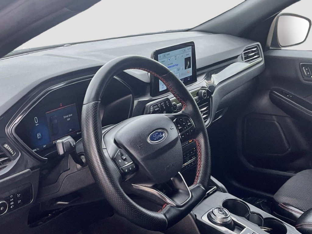Used 2025 Ford Escape ST-Line Select AWD/4WD image 9