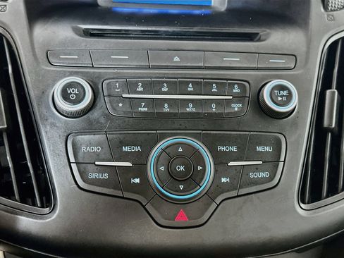 Used 2017 Ford Focus SE FWD image 15
