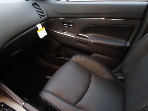 New 2025 Mitsubishi Outlander Sport SEL image 18