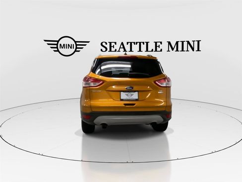 Used 2016 Ford Escape SE w/ Equipment Group 201A image 10