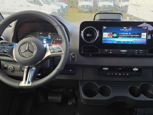 New 2026 Mercedes-Benz Sprinter 2500 image 18