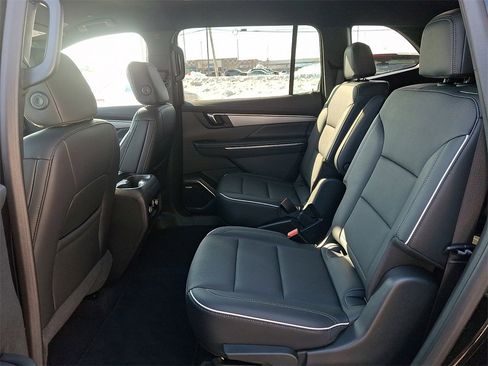 Certified 2025 Buick Enclave Preferred image 10