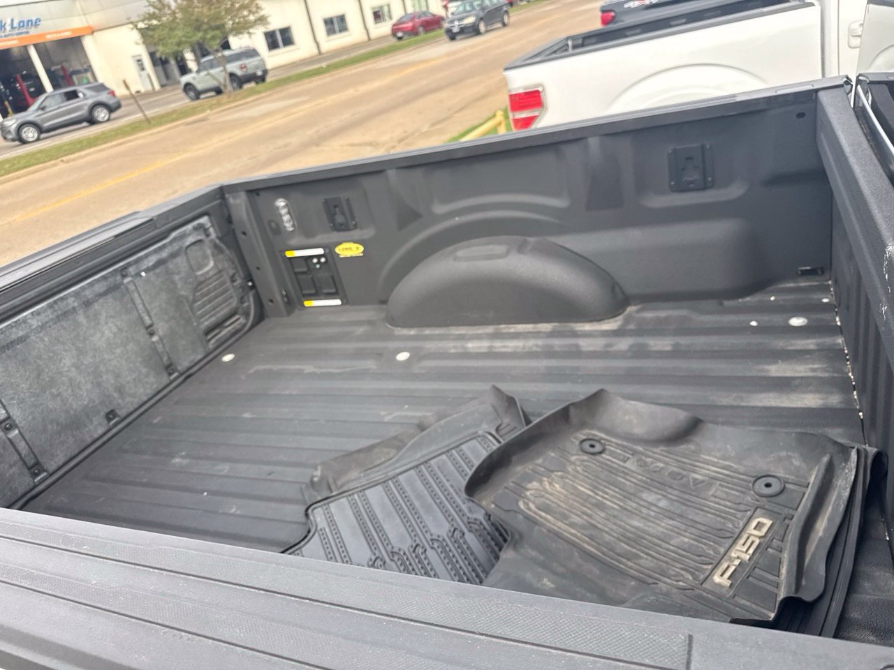 Used 2022 Ford F150 Platinum w/ Equipment Group 701A High AWD/4WD image 4