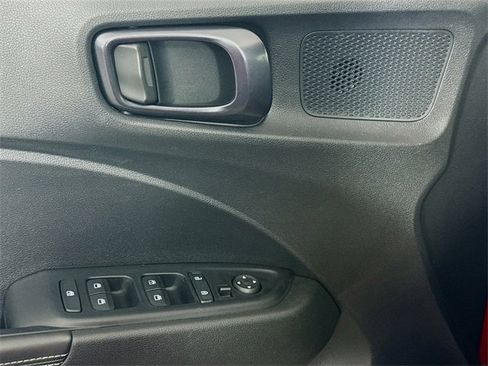 Used 2025 Hyundai Venue Limited image 13