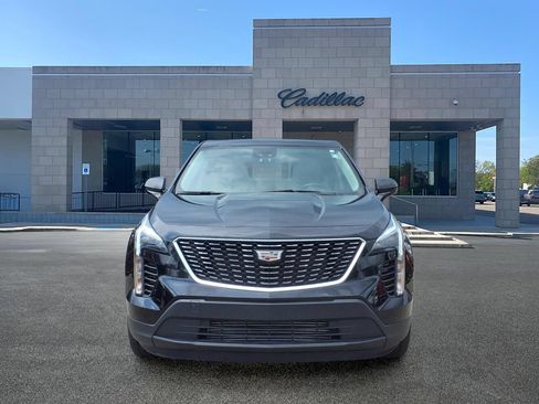 Used 2023 Cadillac XT4 Luxury w/ Cold Weather Package AWD/4WD image 2