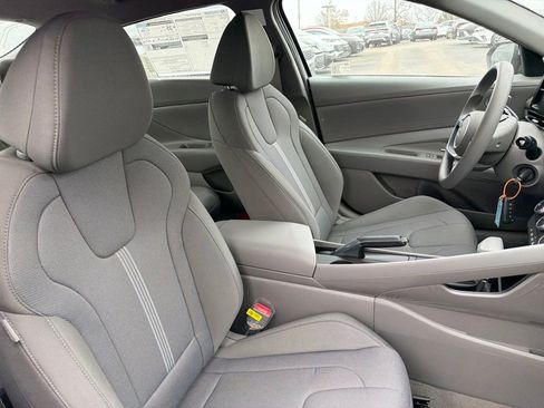 Used 2026 Hyundai Elantra SE w/ Cargo Package FWD image 33