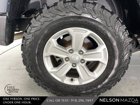 Used 2017 Jeep Wrangler Unlimited Sahara w/ Quick Order Package 24E Chief image 13