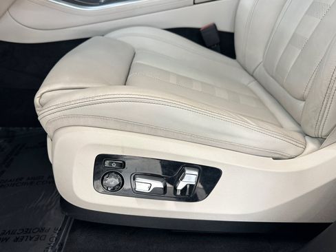 Used 2019 BMW X5 xDrive40i w/ M Sport Package AWD/4WD image 14