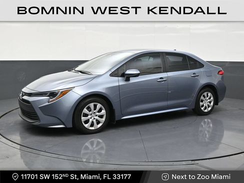Used 2025 Toyota Corolla LE FWD image 1