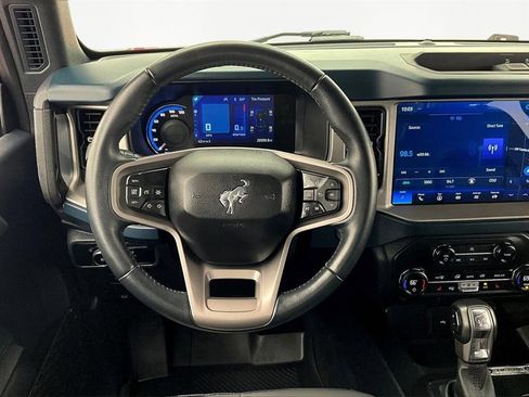 Used 2024 Ford Bronco Outer Banks image 5