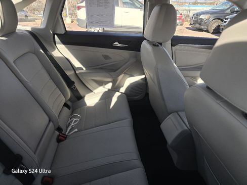 Used 2023 Volkswagen Jetta SE image 11