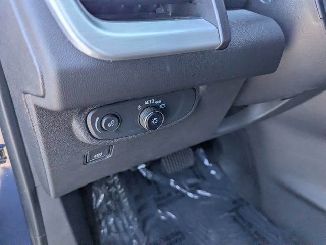 Used 2023 GMC Terrain SLE FWD image 22