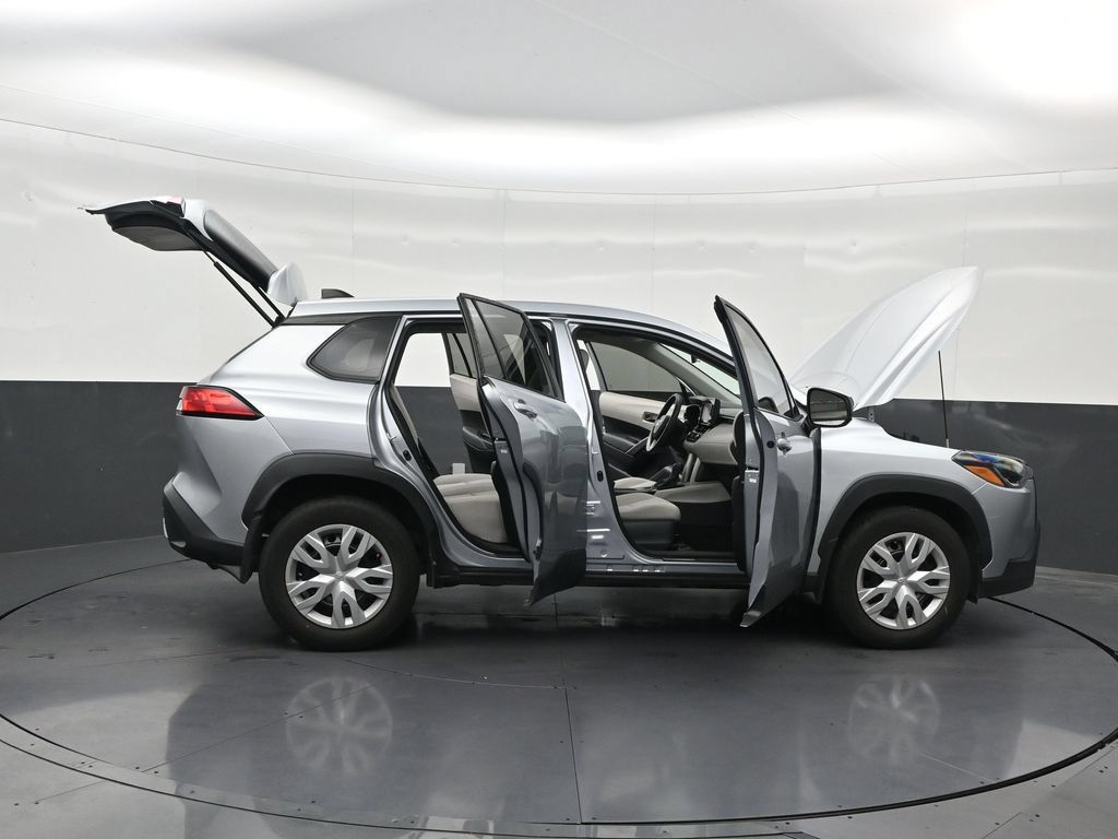 Used 2022 Toyota Corolla Cross L FWD image 32
