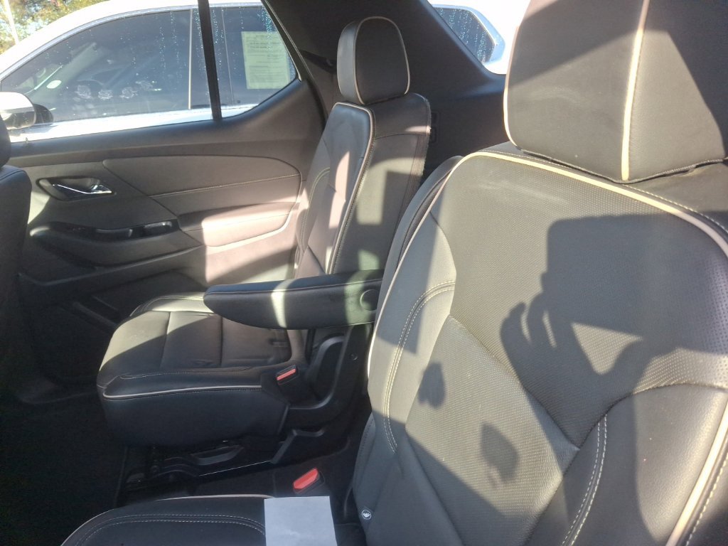 Used 2022 Chevrolet Traverse Premier w/ Redline Edition FWD image 10