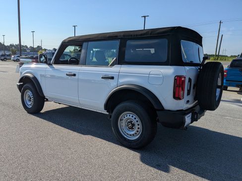 New 2025 Ford Bronco 4-Door image 6