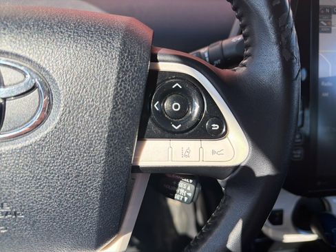Used 2018 Toyota Prius Prime Premium image 26