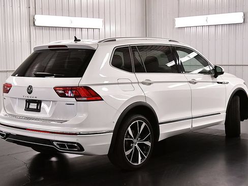 Used 2022 Volkswagen Tiguan SEL R-Line AWD/4WD image 7