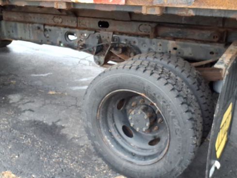 Used 2012 Ford F550 4x4 Regular Cab Super Duty w/ Payload Upgrade Pkg image 12