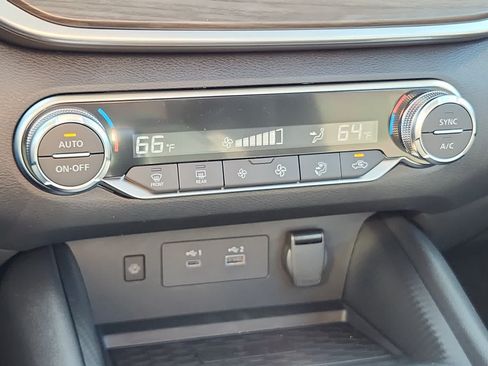 Used 2025 Nissan Altima 2.5 SV w/ SV Special Edition Package FWD image 15
