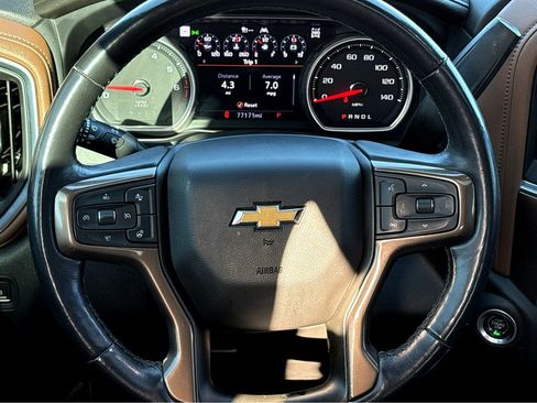 Used 2022 Chevrolet Silverado 1500 High Country image 17
