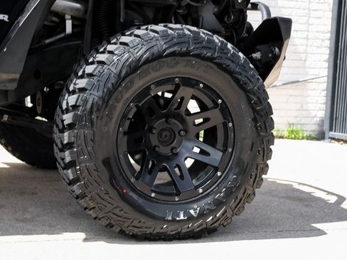Used 2011 Jeep Wrangler Rubicon w/ PWR Convenience Group AWD/4WD image 37