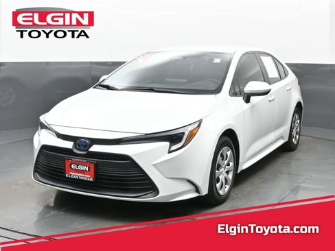 Used 2024 Toyota Corolla LE image 1