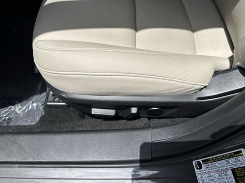 Used 2024 MAZDA MAZDA3 s FWD image 40