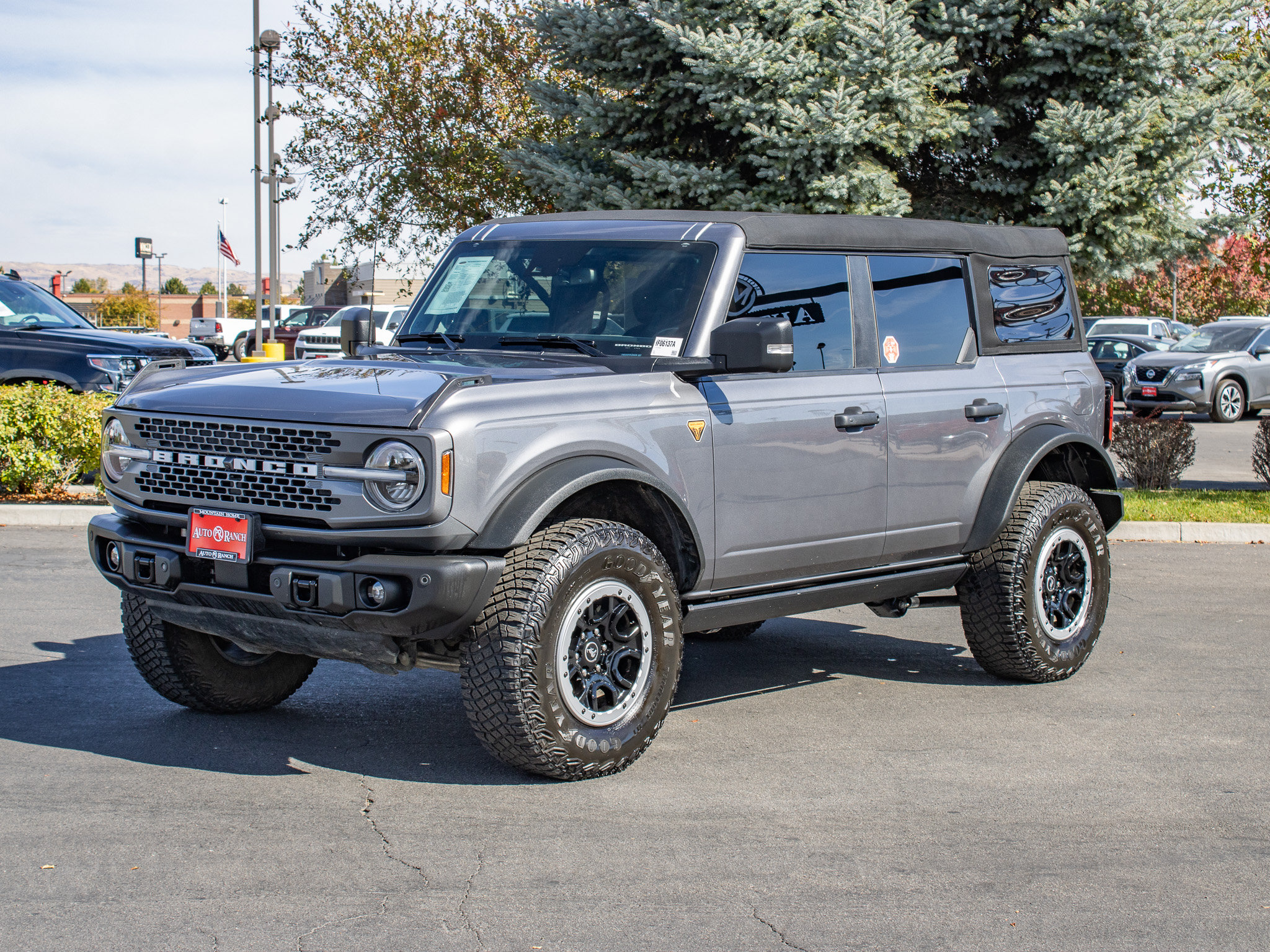 Used 2023 Ford Bronco Badlands w/ Sasquatch Package AWD/4WD image 4