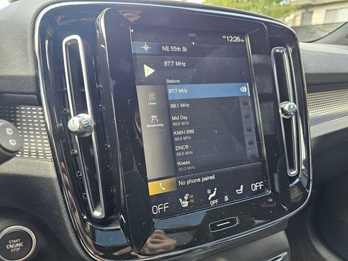 Used 2020 Volvo XC40 T5 R-Design w/ Protection Package image 32