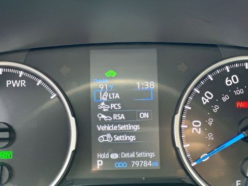 Used 2022 Toyota RAV4 LE AWD/4WD image 16