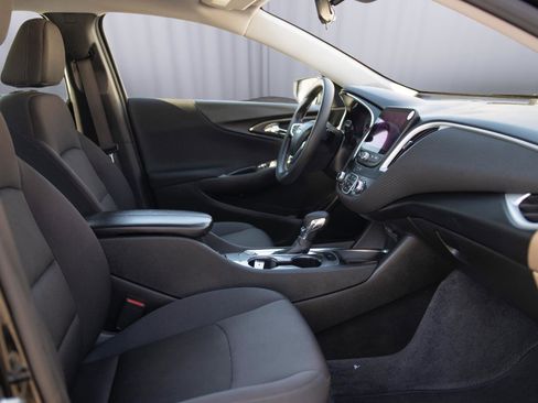 Used 2023 Chevrolet Malibu LT image 16