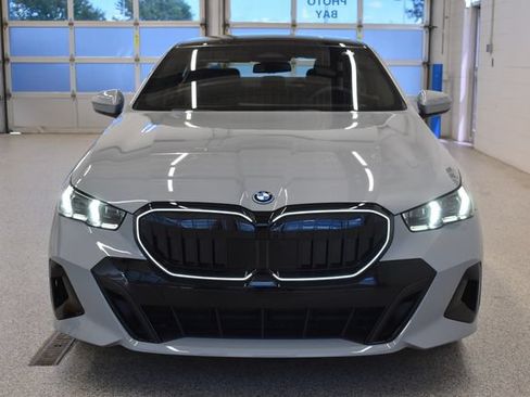 New 2027 BMW 550e xDrive w/ Premium Package AWD/4WD image 3