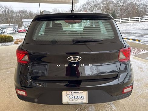 Used 2023 Hyundai Venue SEL image 4