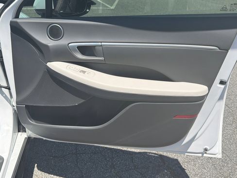 Used 2025 Hyundai Sonata SEL FWD image 15