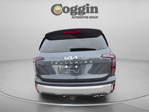Used 2024 Kia Telluride SX w/ Towing Package image 6