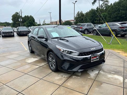 Used 2024 Kia Forte LXS FWD image 3