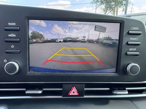 Used 2021 Hyundai Elantra SEL image 21