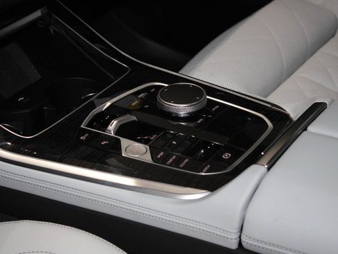 Used 2026 BMW X5 sDrive40i RWD image 12