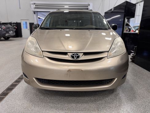 Used 2008 Toyota Sienna LE image 31