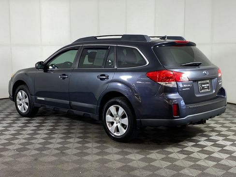 Used 2011 Subaru Outback 2.5i Limited image 3