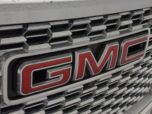 Used 2024 GMC Yukon XL Denali w/ Advanced Technology Package AWD/4WD image 15