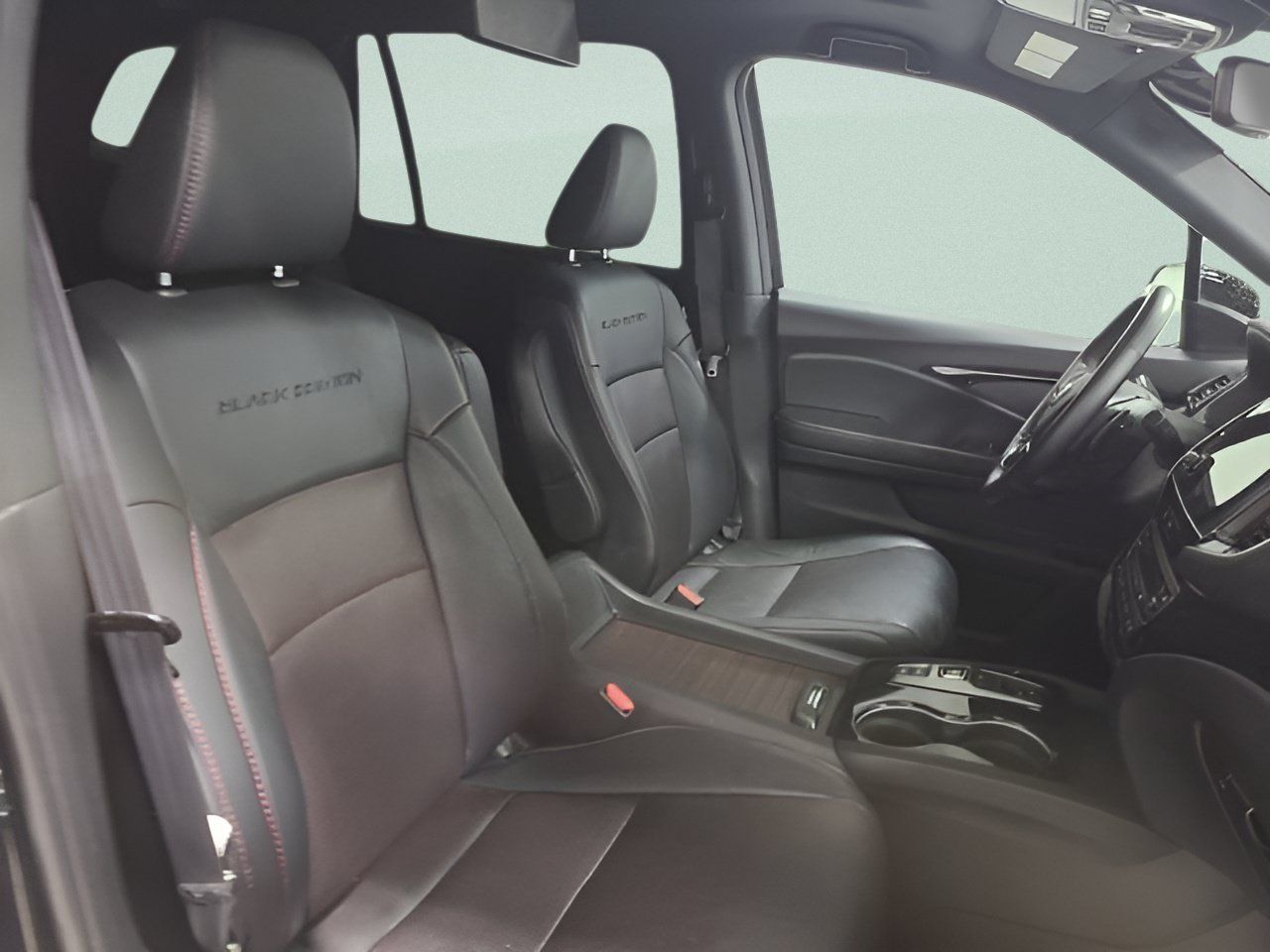 Used 2021 Honda Pilot Black Edition image 14