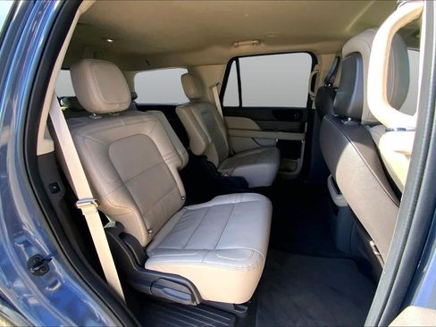 Used 2023 Lincoln Navigator 4WD image 20