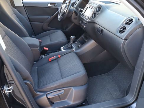 Used 2017 Volkswagen Tiguan Limited w/ Premium Package FWD image 15