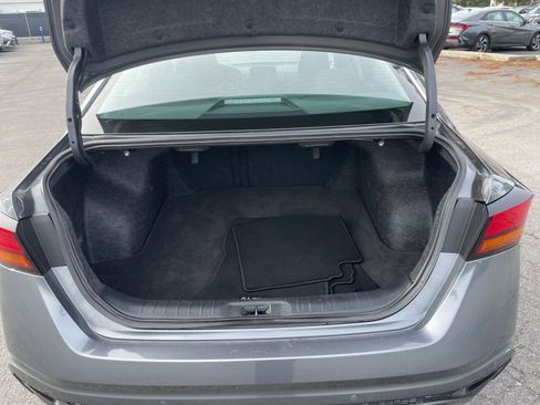 Used 2025 Nissan Altima 2.5 SV image 32