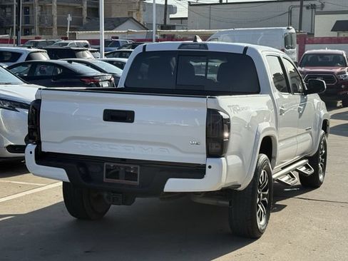 Used 2023 Toyota Tacoma TRD Sport w/ Technology Package RWD image 4